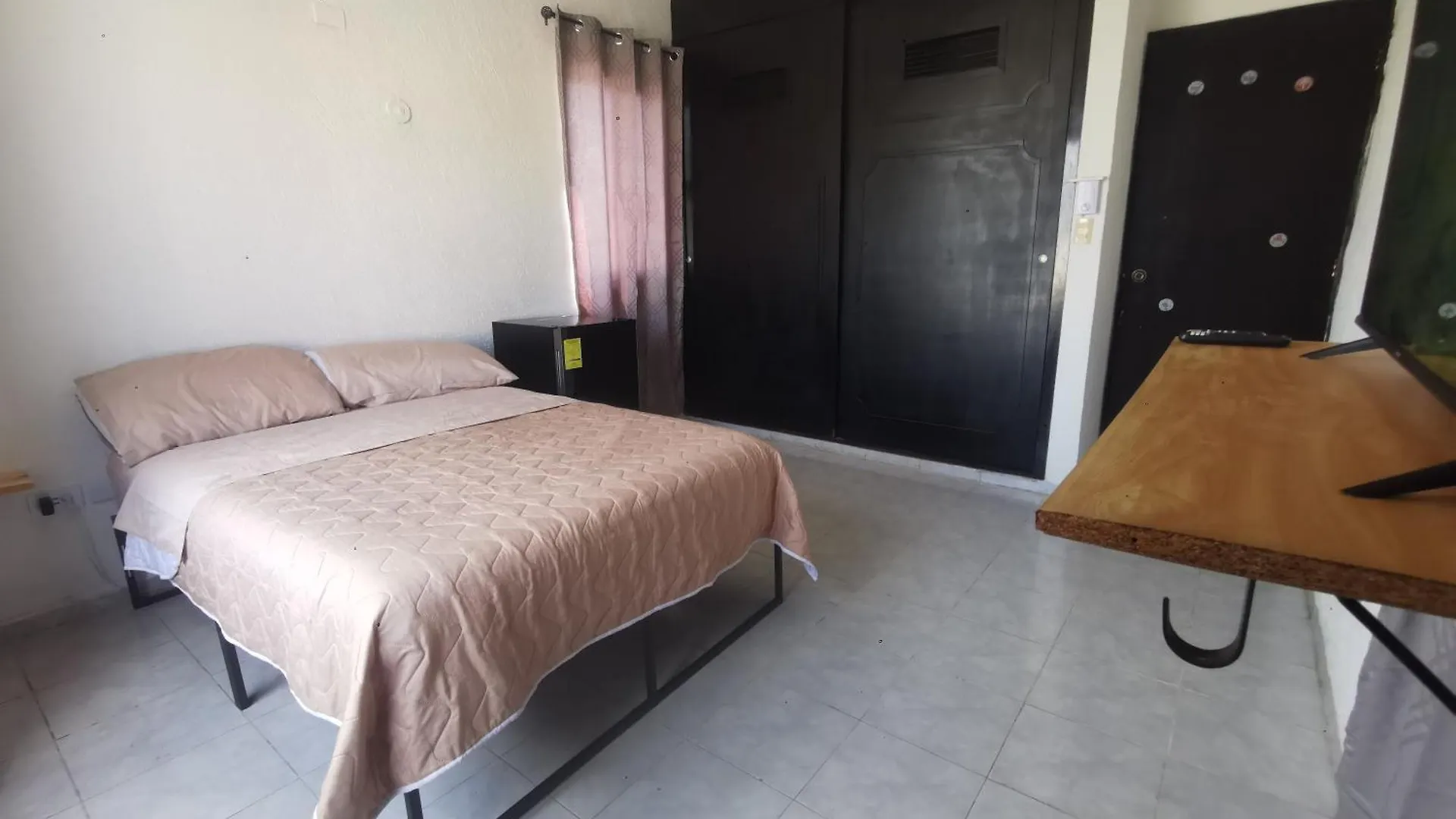 Piso Completo. Hasta 9 Personas. Norte Mid Merida Mexico